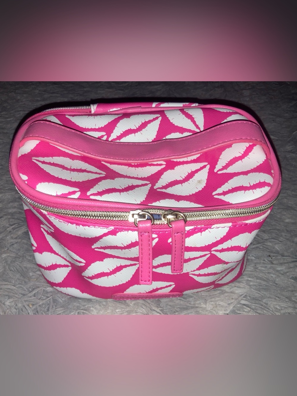 Pink Kiss-Print Makeup bag